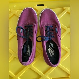 Maroon vans shoe (womens 7)